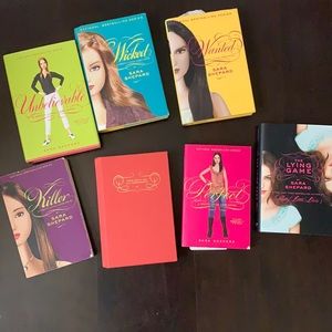 Sara Shepard books - pretty little liars